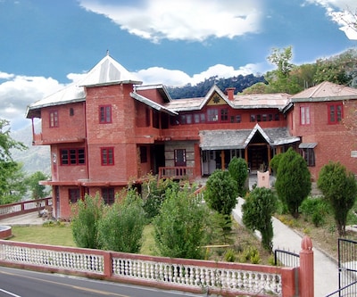 WelcomHeritage Grace Hotel